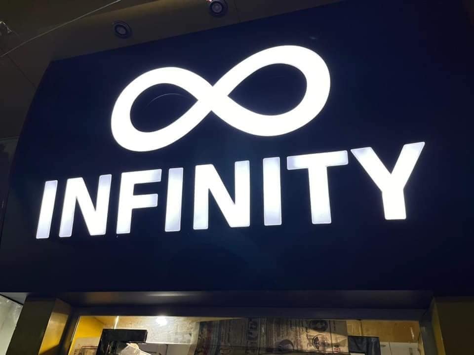 يافطه اكليرك مضيئ