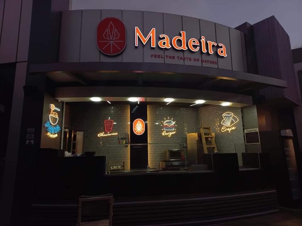 نيون + اكليرك